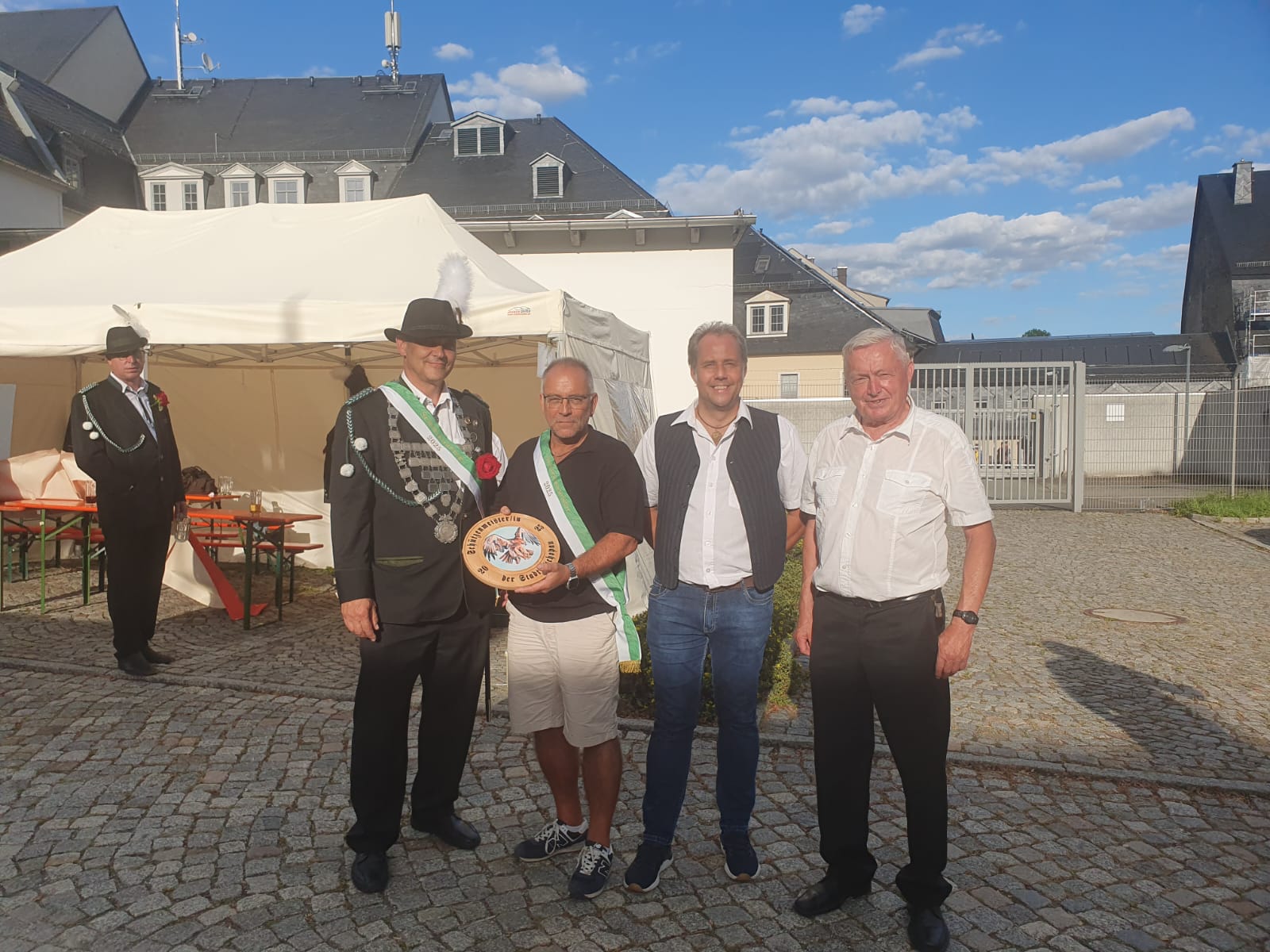 Sieger des Armbrustschießen Holger Strobel